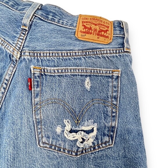 Levi's 501 100% Cotton Cutoff Extra Distressed Button Fly Shorts Women's 27 - Picture 3 of 11